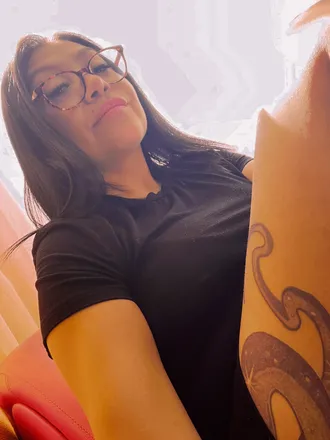 OnlyFans cuenta scallijess header 2