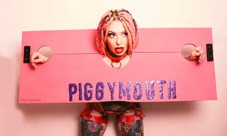 OnlyFans cuenta thatpiggymouth header 2