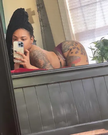 OnlyFans cuenta starrcreole007 header 2