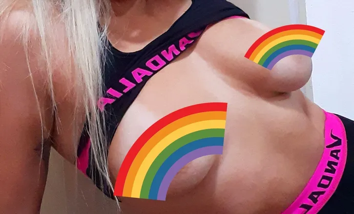 OnlyFans cuenta bellaelektra header 2