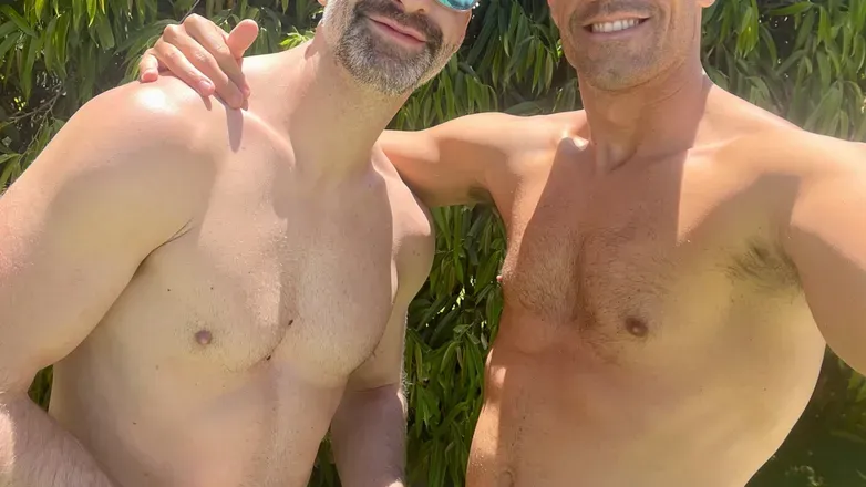 OnlyFans cuenta two_wild_otters header 2