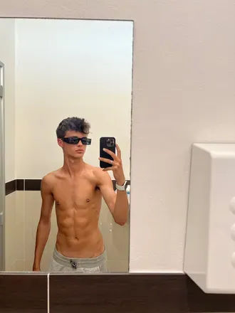 OnlyFans account  kevjnuzz header 2