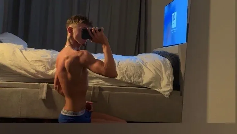 OnlyFans cuenta harrz03 header 2