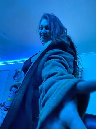 OnlyFans cuenta itsnikkibitch header 2