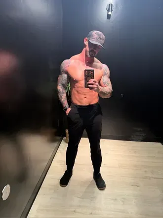 OnlyFans cuenta loganchase28 avatar 1