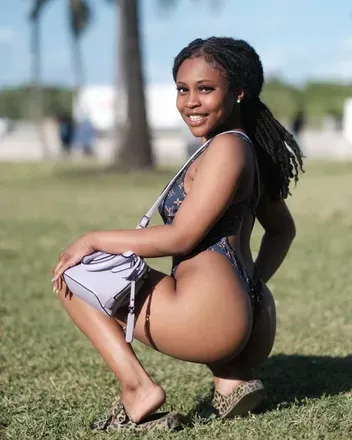 OnlyFans cuenta sexxyella avatar 1