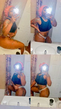 OnlyFans account  itsmetinyyy avatar 1