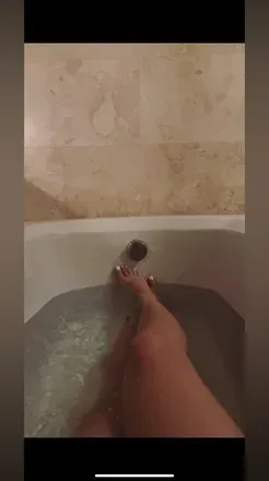 OnlyFans cuenta whitetoesies header 2