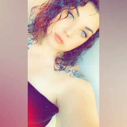 OnlyFans account  greeneyedgirl2122 avatar 1