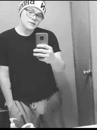OnlyFans account  theyeeyeeg avatar 1