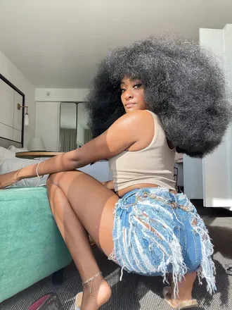 OnlyFans cuenta serahfaulk header 2