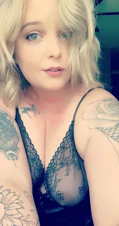 OnlyFans cuenta xlizzysmith3 avatar 1