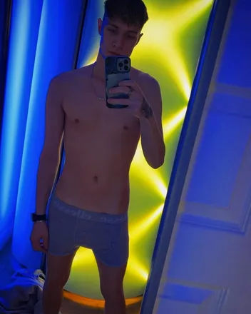 OnlyFans cuenta reeceparkyboii header 2