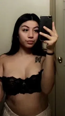 OnlyFans account  kisses.alyah avatar 1