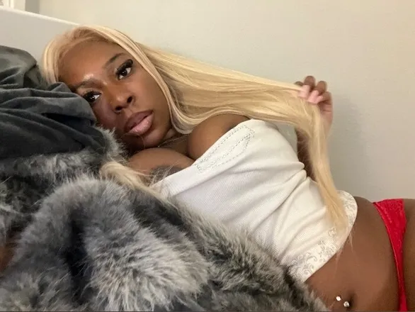 OnlyFans cuenta playm8nikki header 2