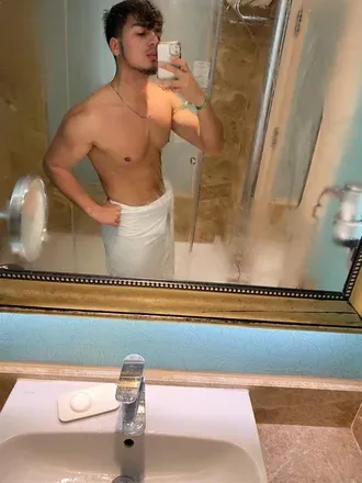 OnlyFans cuenta bernardovelasco header 2