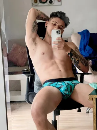 OnlyFans account  matteo_santino header 2
