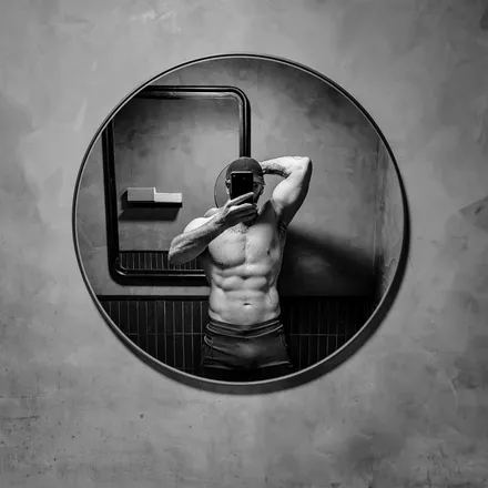 OnlyFans cuenta realmikestrong header 2