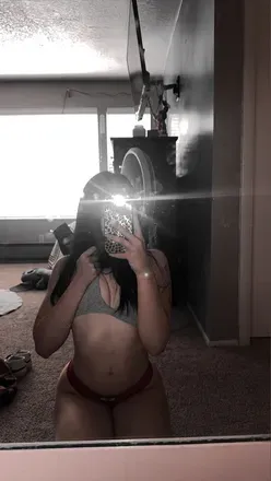 OnlyFans account  mommmmyyyxxx avatar 1