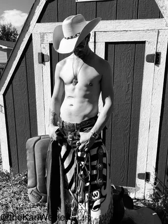 OnlyFans cuenta anoncowboybttm avatar 1