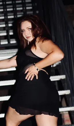 OnlyFans account  martinezraeniki avatar 1