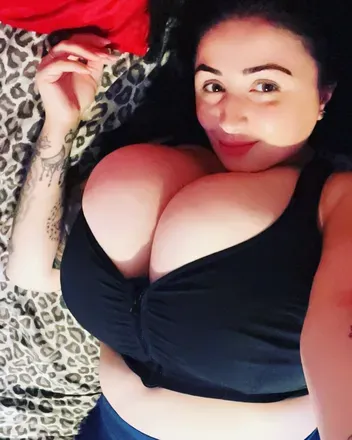 OnlyFans cuenta roxanneheaven header 2