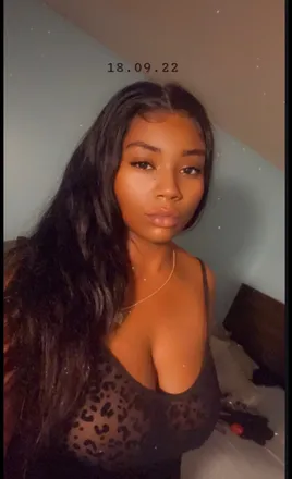 OnlyFans cuenta malayahqueen header 2