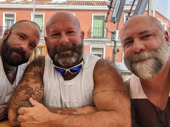 OnlyFans cuenta triadbearschi avatar 1