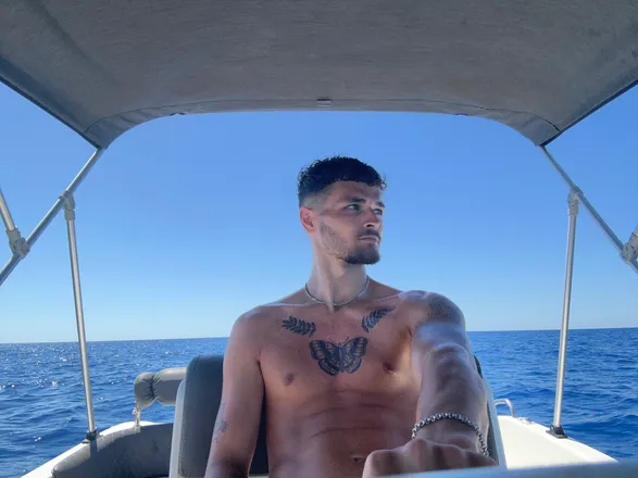 OnlyFans account  reeskhalifa header 2