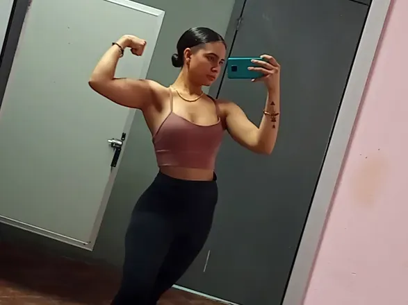 OnlyFans account  cstro_911 header 2