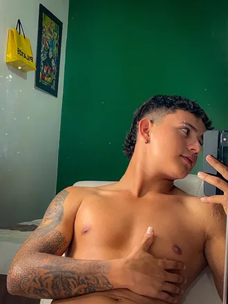 OnlyFans cuenta salomontorres header 2
