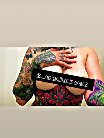 OnlyFans cuenta abigailtrainwreck header 2