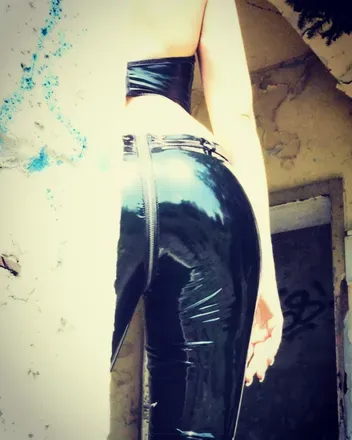 OnlyFans cuenta misslacklederliebe avatar 1