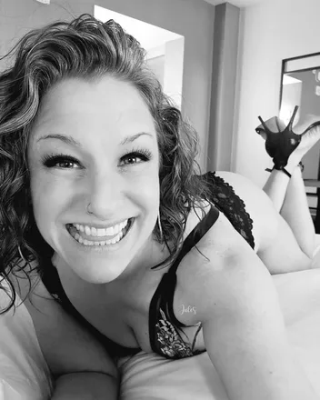 OnlyFans cuenta jules17952 header 2