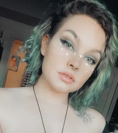 OnlyFans cuenta curvynerdgrl avatar 1