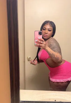OnlyFans cuenta bigbootybeasley header 2