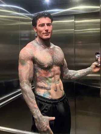 OnlyFans account  mroceanx avatar 1