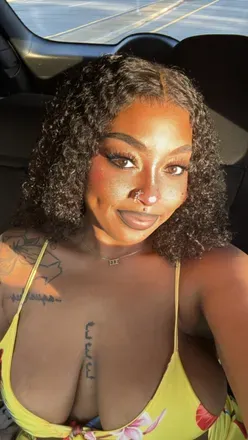 OnlyFans account  diamvndcartier avatar 1