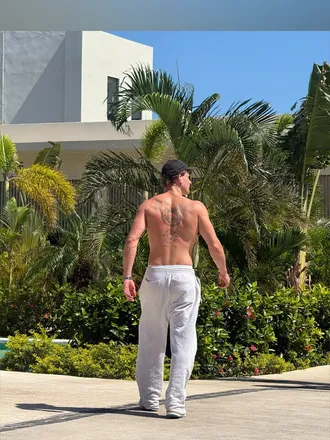 OnlyFans account  romerocruzzz header 2