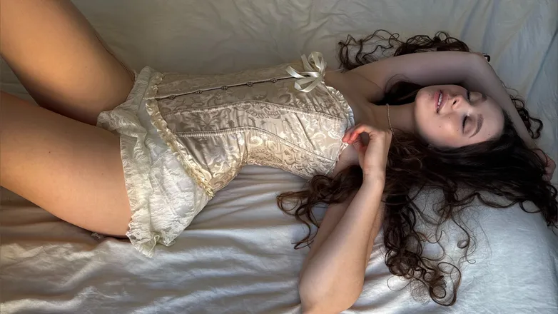 OnlyFans account  emmy_lorens header 2
