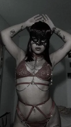 OnlyFans cuenta femmefatalesh header 2
