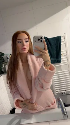 OnlyFans cuenta itslunalorel header 2