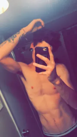 OnlyFans account  xruvik avatar 1