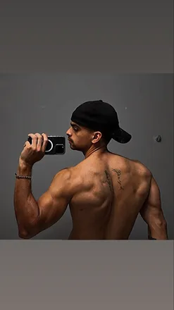 OnlyFans cuenta cricri2024 header 2