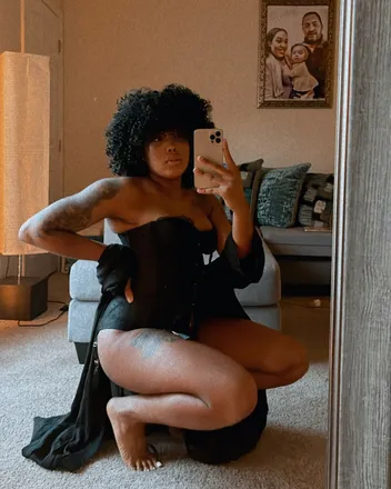 OnlyFans cuenta mozellesroom header 2