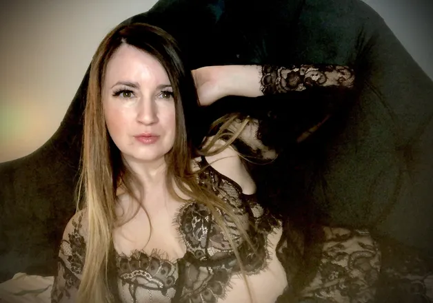 OnlyFans cuenta prettyestelle header 2