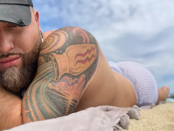 OnlyFans cuenta tommy_montanezzz header 2