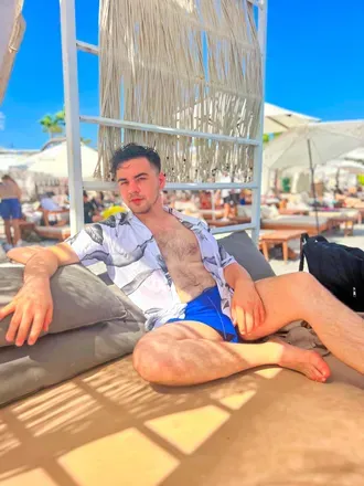 OnlyFans account  4legolas1 header 2