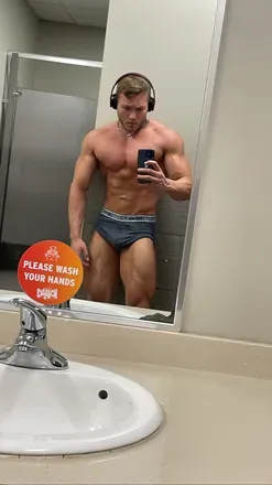 OnlyFans cuenta musclealphachad header 2