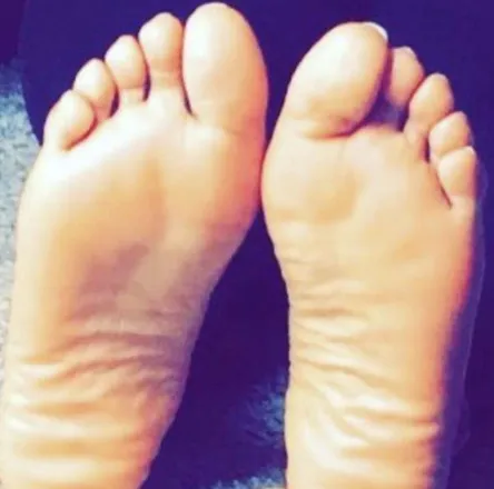 OnlyFans cuenta mrzprettyyoungfeet3 header 2
